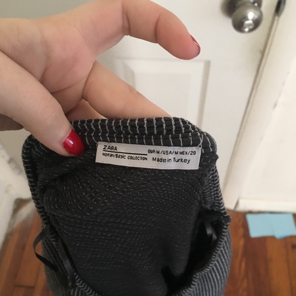 ✨SALE✨Zara flowy top. Bought in Italy - Picture 2 of 2